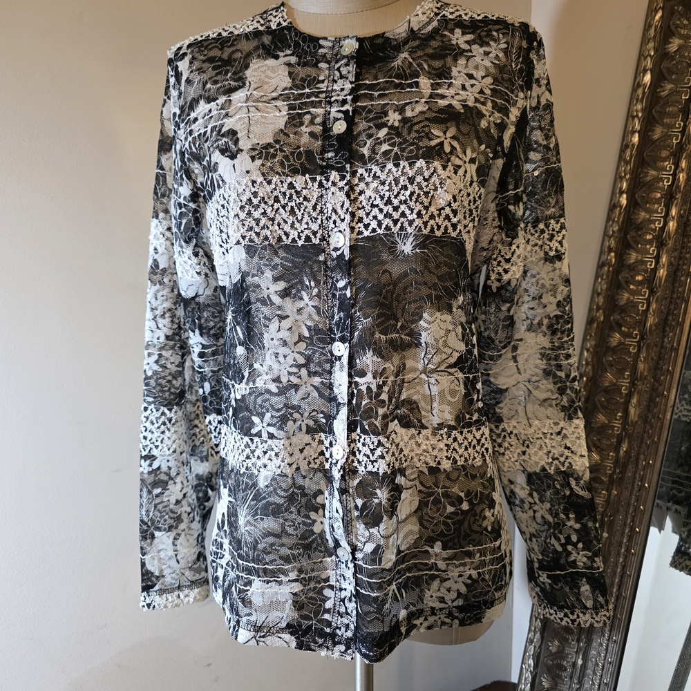 West End - Floral Lace/sheer Button-Up Blouse - Black and White.  Sz Med.